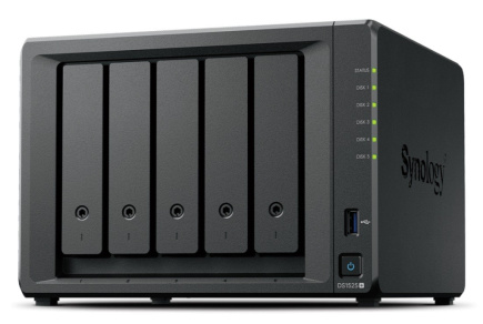 Synology Server DS1525+ V1500B 2,2Ghz 1x8GB DDR4 2x2,5GbE 3Y
