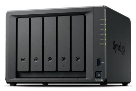 Synology DiskStation DS1525+ NAS/storage server Ryzen Embedded V1500B 8 GB DDR4 0 TB Must