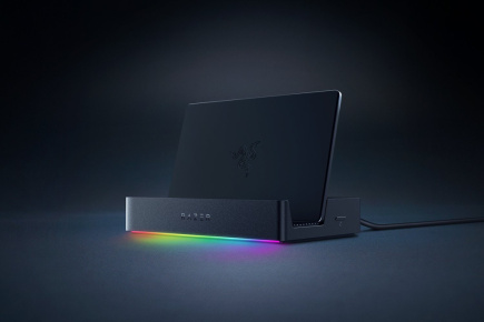 Razer RC21-02310100-R3M1 mobile device dock station Handheld gaming console Must