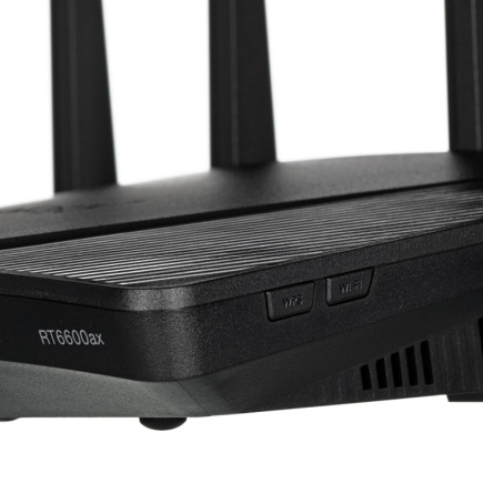 Synology RT6600ax Router WiFi6 1xWAN 3xGbE 1x2.5Gb wireless router Tri-band (2.4 GHz / 5 GHz / 5 GHz) Must