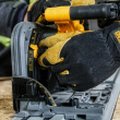 DeWALT DCS520T2 portable bandsaw 4200 m/min Battery