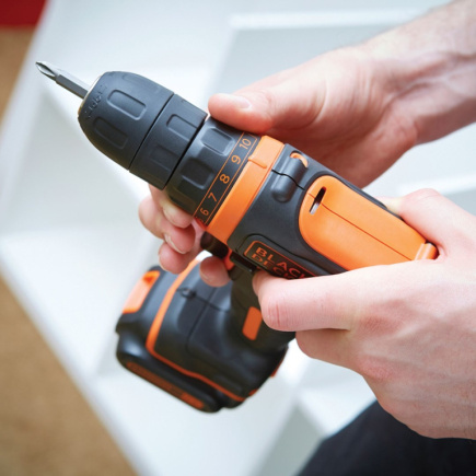 Must & Decker BDCDD12KB-QW drill Keyless Must, Orange