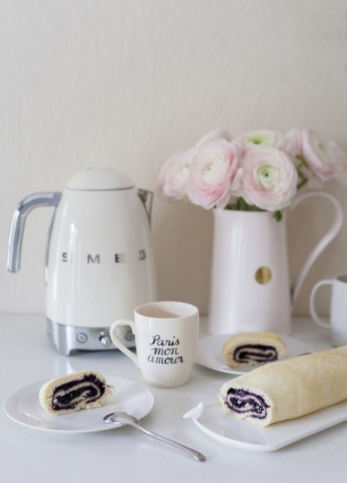 Smeg 50's Style Kettles KLF04CREU Cream