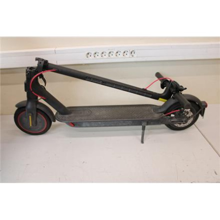 Taastatud. Xiaomi Mi Electric Scooter Pro 2 (Black) | Xiaomi Mi Electric Scooter Pro 2 | 600 W | 25 km/h | 3 month(s) | Black | USED, SCRATCHED, DIRTY, SMALL CRACK BEHIND LEG, MISSING: CHARGER, MANUAL AND LEFT BACK REFLECTOR