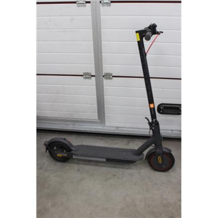 Taastatud. Xiaomi Mi Electric Scooter Pro 2 (Black) | Xiaomi Mi Electric Scooter Pro 2 | 600 W | 25 km/h | 6 month(s) | Black | WITHOUT ORIGINAL PACKAGING, MISSING: ACCESSORIES AND SOME INNER PACKAGING