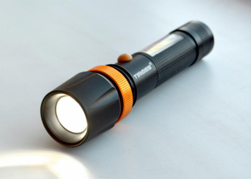 TIROSS RECHARGEABLE FLASHLIGHT CREE LED T6 XML 10W