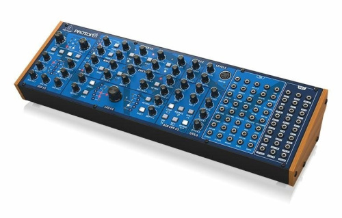Behringer PROTON - analogue synthesiser
