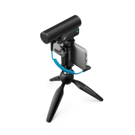 Sennheiser MKE 400 Mobile Kit - condenser, supercardioid Microphone with low-pass filter with Manfrotto tripod