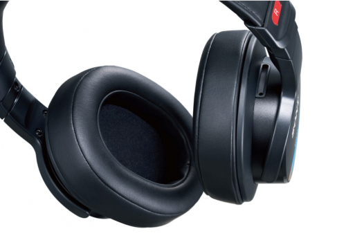 Sony MDR-M1 - closed studio headphones