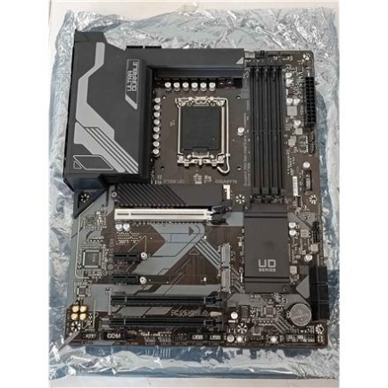 Taastatud. GIGABYTE Z790 UD 1.0 M/B | Gigabyte | Z790 UD 1.0 M/B | Processor family Intel | Processor socket  LGA1700 | DDR5 DIMM | Memory slots 4 | Supported hard disk drive interfaces 	SATA, M.2 | Number of SATA connectors 6 | Chipset Intel Z790 Express
