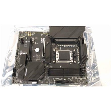 Renew. MSI MAG B650 TOMAHAWK WIFI | MSI MAG B650 TOMAHAWK WIFI | Processor family AMD | Processor socket AM5 | DDR5 DIMM | Memory slots 4 | Supported hard disk drive interfaces 	SATA, M.2 | Number of SATA connectors 6 | Chipset AMD B650 | ATX | USED,