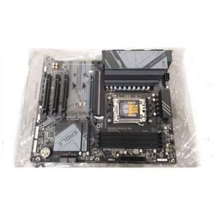 Taastatud. GIGABYTE B650 EAGLE AX | Gigabyte B650 EAGLE AX | Processor family AMD | Processor socket AM5 | DDR5 | Supported hard disk drive interfaces M.2, SATA | Number of SATA connectors 4 | USED, REFURBISHED, WITHOUT ACCESSORIES, ONLY BACKPANEL AND